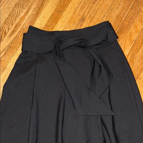 Club Monaco Black Wide Leg Pants with Flowing Silhouette - Picture 3 of 10